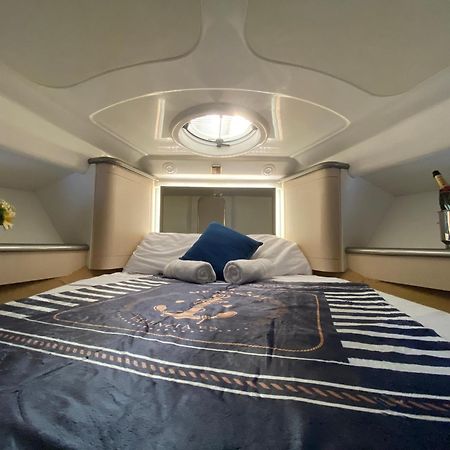 The Valencia Yacht Experience Hotel Exterior photo