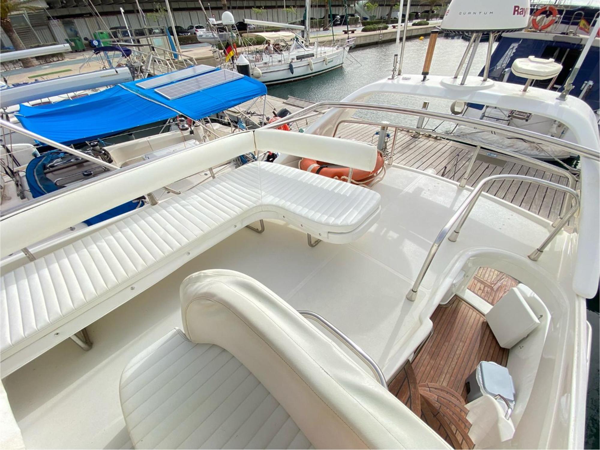 The Valencia Yacht Experience Hotel Exterior photo